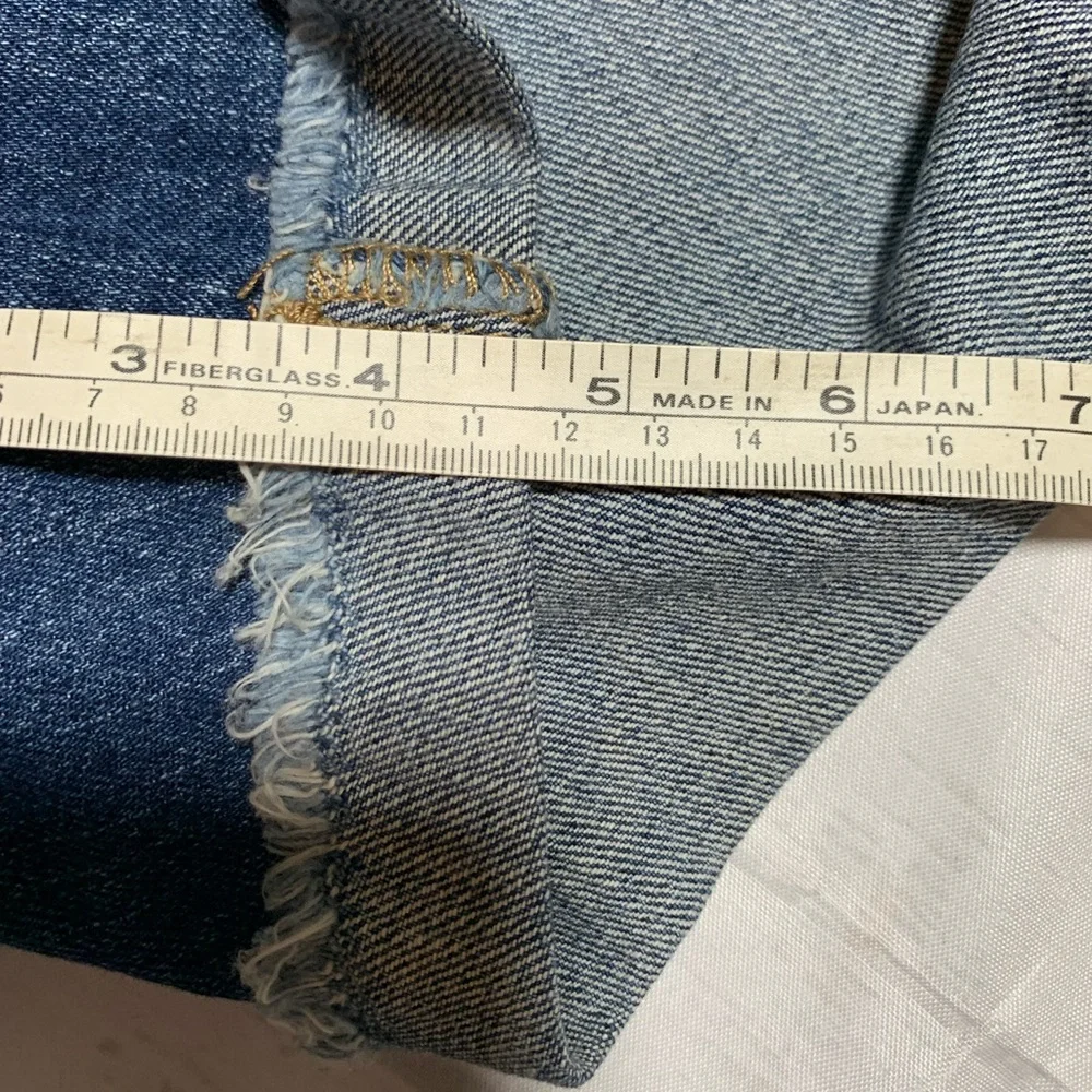 Joe’s jeans cuffed Denim Shorts. Size 26. - Picture 7 of 7